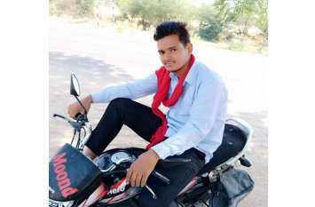 Young Boy dies in road accident In Molasar भाई की छिटक गई कलाई, बहनों की आंखो से फूटी रुलाई