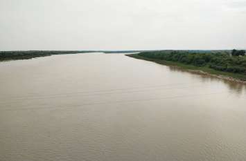 chambal river, kota bairaj, chambal nadi कोटा बैराज के खुले गेट तो यहां जारी किया अलर्ट