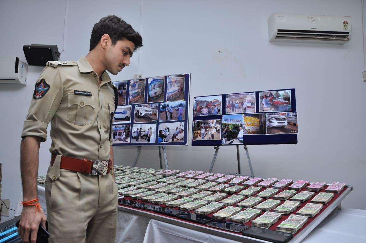 4800 stolen mobile in Hollywood style ...recovered in Bollywood style