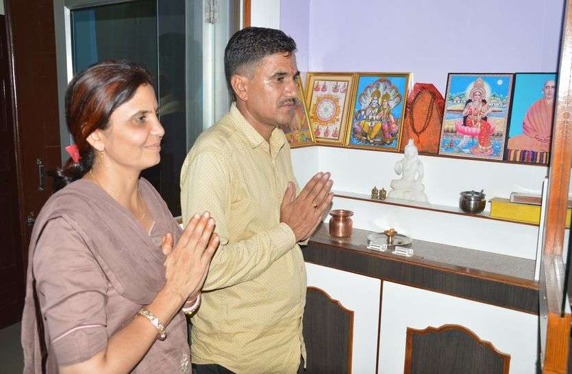 Raksha Bandhan Special Story : सीकर निवासी एक बहन ने शादी के बाद गृहस्थी के साथ अपने इकलौते भाई को जीवनदान देकर इस रिश्ते की मिसाल पेश की है।