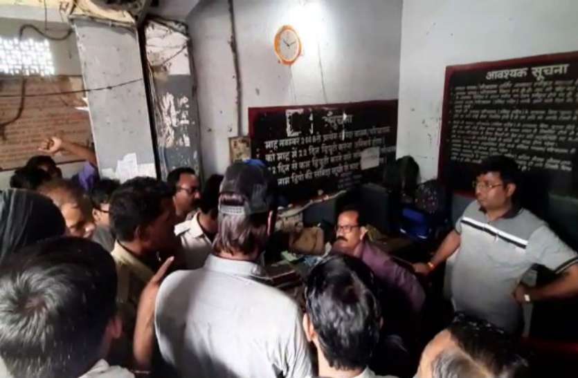 Protest चहेतों पर मेहरबान हुआ महकमा तो रोडवेज चालकों ने जमकर काटा हंगामा
