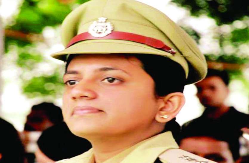 indore Independence Day : इंदौर एसएसपी ने कहा - आसमान में लहराता तिरंगा देता है नई प्रेरणा