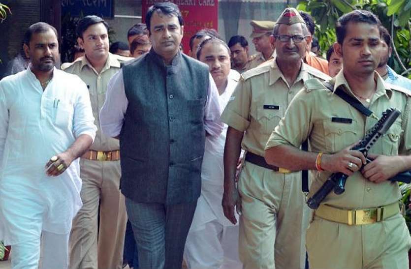 sangeet som बड़ी खबर: BJP विधायक Sangeet Som को लेकर शासन ने लिया बड़ा फैसला, मुकदमों की रिपोर्ट मांगी- देखें वीडियो