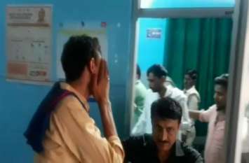 Conflict Between The Two Side In Village of shamli VIDEO: एक ही समुदाय के दो पक्षों में जमकर पथराव, खूनी संघर्ष में कई लोग घायल