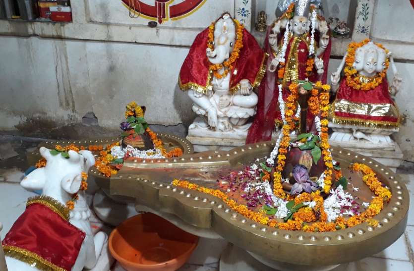 sawan ka somwar news in hindi जोधपुर में अनहोनी घटनाओं को रोकने के लिए इस शिव मंदिर से शुरू किया था रुद्राभिषेक, स्थापित हैं दो शिवलिंग