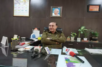 Faridabad DCP Vikram Kapoor committed suicide at his residence हरियाणा: फरीदाबाद के DCP विक्रम कपूर ने गोली मारकर किया सुसाइड, जांच में जुटी पुलिस