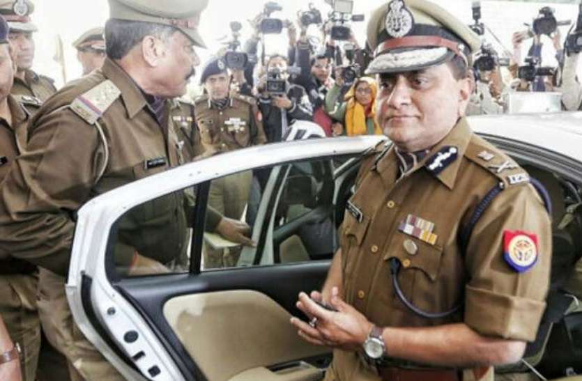 up news मुस्लिम धर्मगुरू ने कहा, अगर यूपी में सड़क पर नमाज अता नहीं होगी तो दुर्गापूजा और दशहरा पर भी लगे रोक