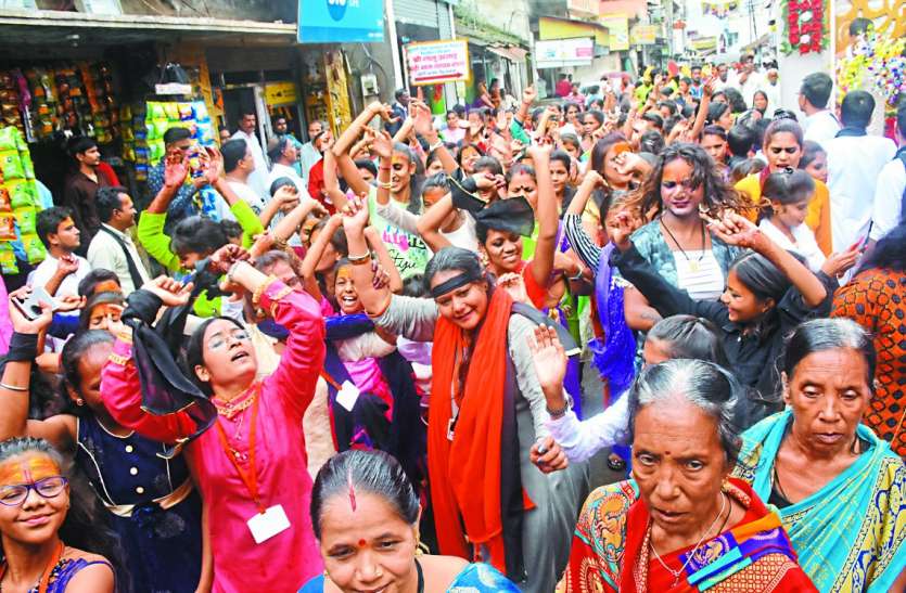Chhindwara झूम उठा हर कोई जब पालकी पर निकले महाकाल, तस्वीरों में देखिए रोचक दृश्य