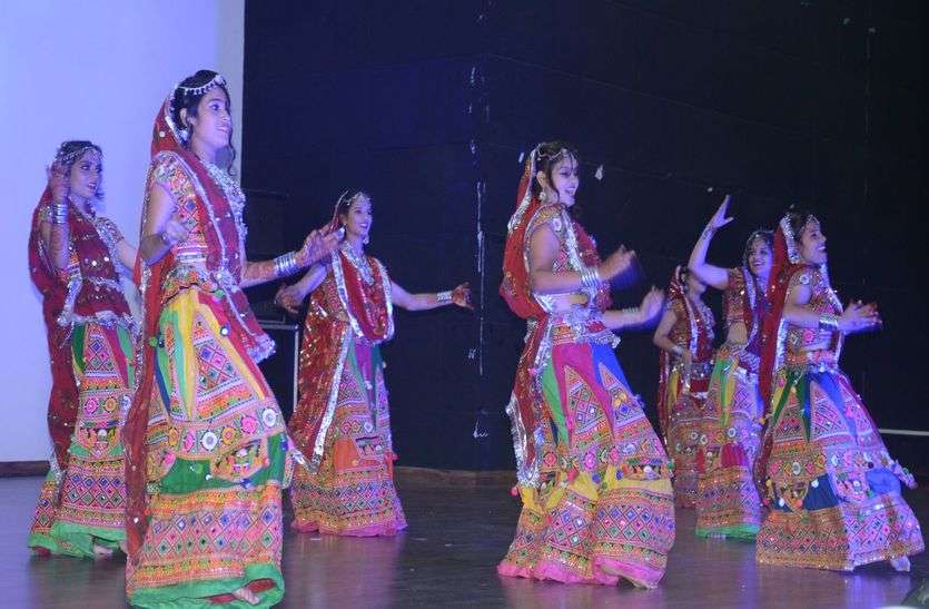 chittorgarh राष्ट्रभक्ति के साथ कहां पर दिखी लोक संस्कृति की झलक