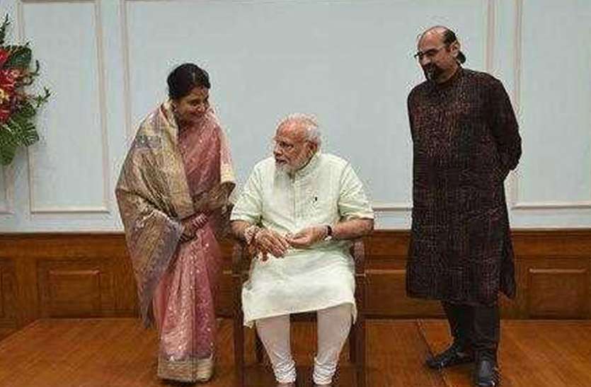 Kamar Jahan पीएम मोदी को राखी बांधने पहुंची बहन ने मांगी दुआ, पहले की दो दुआएं हो चुकीं कुबूल