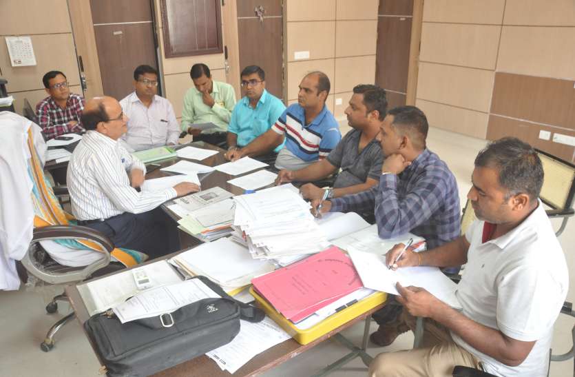 Councilor announced his body donation with parents and wife माता-पिता व पत्नी के साथ पार्षद ने की देहदान की घोषणा