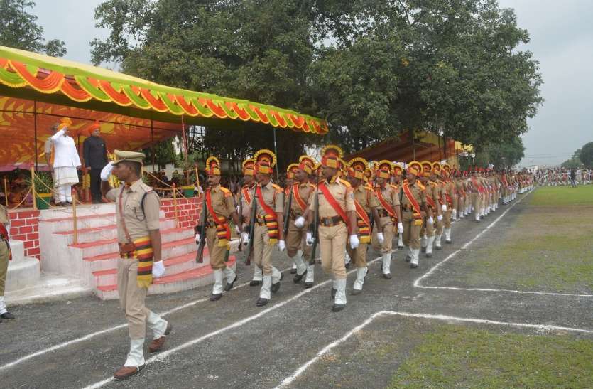 balaghat आन-बान-शान से लहराया तिरंगा, विधानसभा उपाध्यक्ष कावरे ने किया ध्वजारोहण