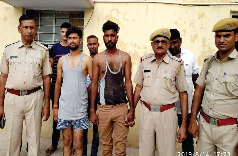 gang मुख्य सरगना महिला व उसकी पुत्री फरार