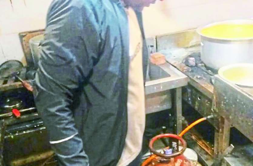 sdm investigation यहां बाइक पर निकले एसडीएम रैकी के लिए, लोग देखकर रह गए दंग