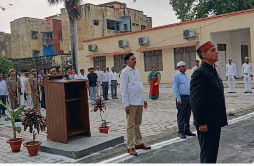 Independence day Celebrated In Ayodhya Independence day : आस्था की नगरी अयोध्या में शान से लहराया तिरंगा मनाई गयी खुशियाँ