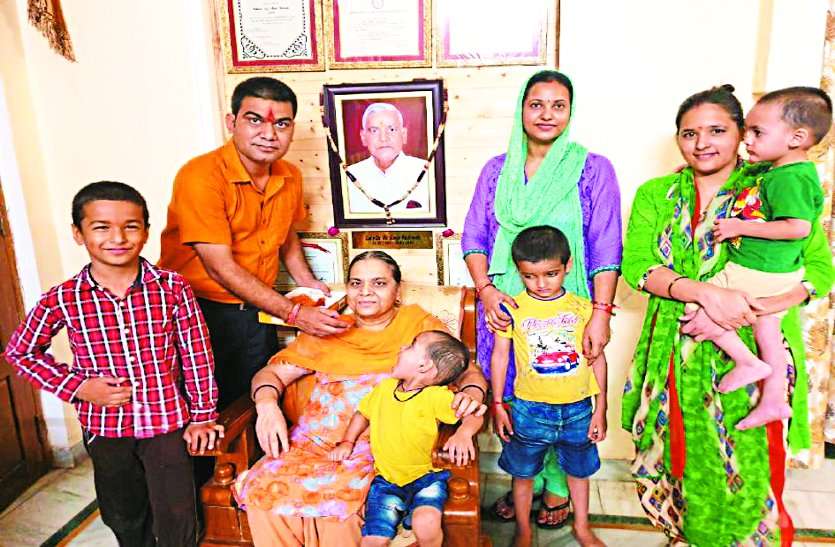 gwalior boy Lt.col. ajay singh kushwah gets shaurya chakra 2019