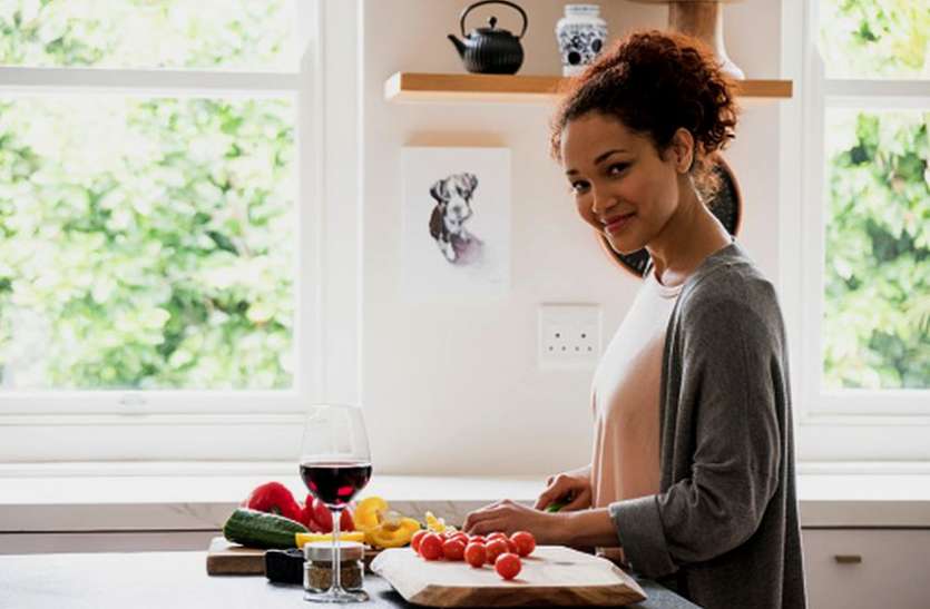 kitchen Research : किचन में ज्यादा समय बिताने वाली महिलाएं होती हैं ज्यादा बीमार