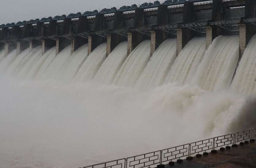 mahi dam banswara माही बांध लबालब, अब तक करीब 40 लाख यूनिट बिजली बनाई