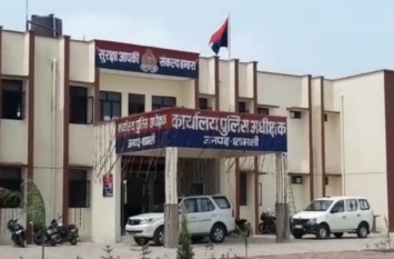 shamli sp news VIDEO: नए कार्यालय में एसपी ने सुनी लोगों की समस्या