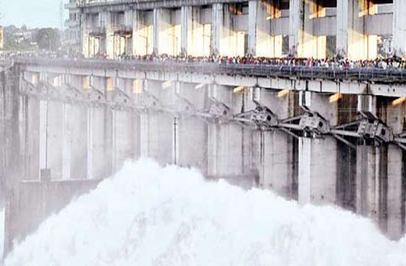 Water Level Of River Chambal Above Danger Mark In Dholpur राजस्थान में खतरे के निशान से ऊपर चंबल नदी, प्रशासन ने बंद किया नावों का संचालन, जारी किया रेड अलर्ट!