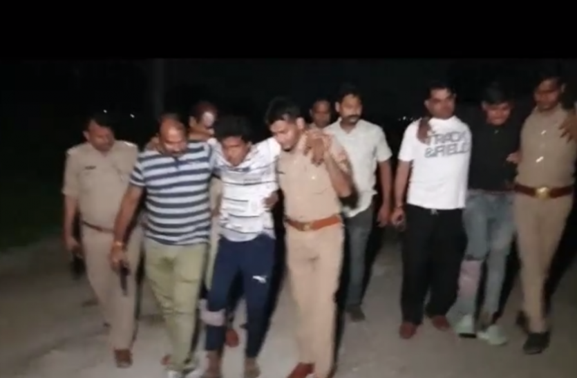 police बदमाशों पर फिर आफत बनकर टूटी नोएडा पुलिस, पुलिस ने ऐसे किए दो इनामी गिरफ्तार