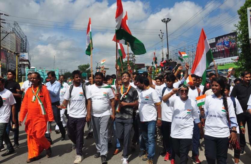Run For Soldier: City Ran In Honor Of Soldiers Run For Soldier: सैनिकों के सम्मान में दौड़ा शहर- देखें वीडियो