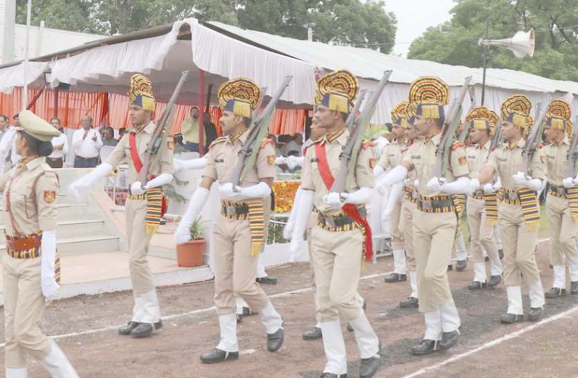 72nd National Festival of Independence was celebrated with enthusiasm फिजा में घुले राष्ट्रीयता के रंग, आसमां में उड़े गुब्बारों ने दिया शांति का संदेश