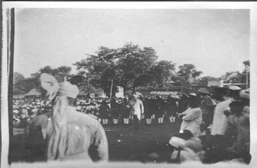 Pandit Jawaharlal Nehru and Mahatma Gandhi interesting story इस व्यक्ति ने पं नेहरू को आगर नदी के पुल पर पैदल चलने को किया था मजबूर, बापू ने भी इन्हें कहा- एक तो मैं पागल, आप मुझ से भी बड़े...