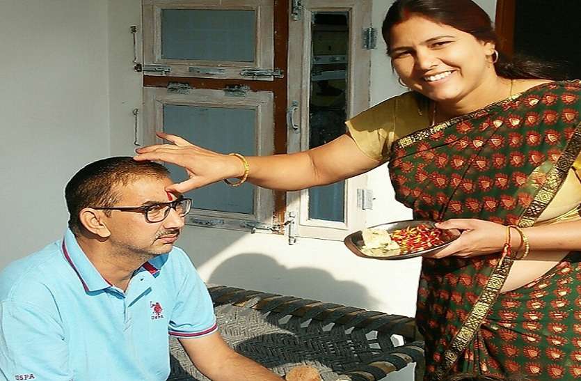 Raksha Bandhan 2019 : sister saved brother's life BHARATPUR NEWS: रक्षाबंधन पर बहन का तोहफा, लीवर देकर बढ़ाई भाई की 'जीवनरेखा'