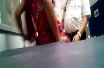 Physiotherapist molest his female patient in Chhattisgarh इलाज के बहाने लड़की के साथ करने लगा ये गन्दा काम, डॉक्टर की हैवानियत जानकार रह जाएगे हैरान