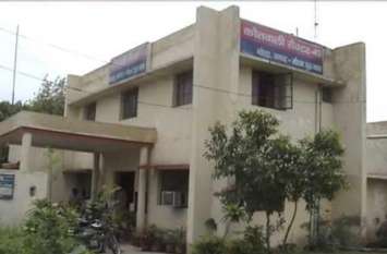 wife gave complaint to police against husband in noida शादी के 23 साल बाद पति के बारे में पता लगा कुछ ऐसा की थाने पहुंच गई पत्नी और फिर