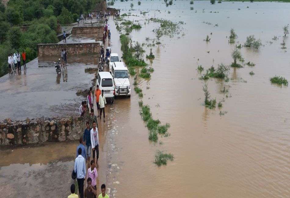 लबालब हुआ मोरेल बांध, हाईअलर्ट जारी
