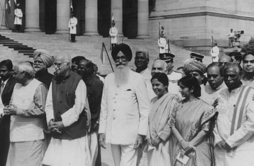 atal bihari vajpayee वो नेता जिसकी हर जिद पूरी करते थे अटल बिहारी वाजपेयी, धन्यवाद की जगह सुनने को मिलती थीं कड़वी बातें