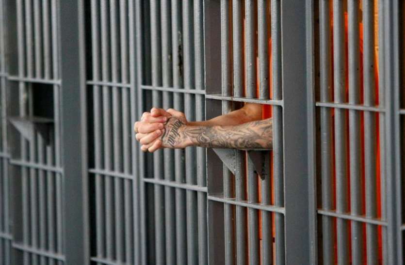 jail भारतीय प्रवासी के साथ आमानवीय व्यवहार, जबरन नाक में पाइप डालकर खिलाया खाना