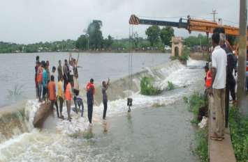 ... then the lake in Kishangarh will not wreak havoc ...तो किशनगढ़ में झील बरपा न दे कहर
