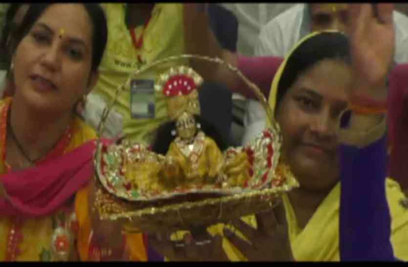 Janmashtami festival started in Priyajantju mandir vrindavan Mathura Priyakantju mandir vrindavan में जन्माष्टमी महोत्सव शुरू, देवकीनंदन ठाकुर ने कहा- ये काम करें, खाली हाथ नहीं जाएंगे