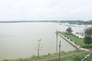 ratlam weather video madhya pradesh Weather Video News - रतलाम में धोलावाड़ के तीन गेट खोले, 12 वर्षों बाद सावन में मूसलधार बारिश, अब तक 38 इंच पार