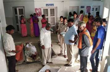 Two funeral pyres burnt together in Kanjwar village कंजवार गांव में एक साथ जली दो चिताएं, छाया रहा मातम
