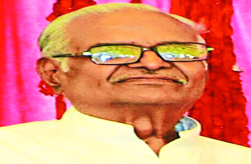 Food security officer relieved after opposition from traders, district व्यापारियों के विरोध के बाद खाद्य सुरक्षा अधिकारी कार्यमुक्त, जिला नहीं होगा बंद