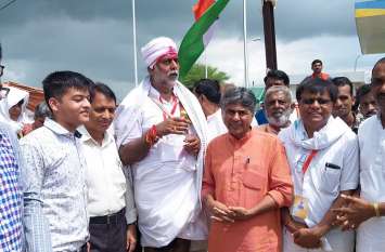 Central Minister Prahlad Singh Patel Gram Swaraj padyatra in damoh दमोह जिले में सांसद प्रहलाद सिंह पटेल की स्वराज यात्रा का प्रवेश, सोमवार को दमोह शहर में यात्रा...