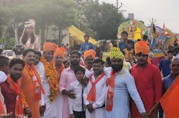 Veerangana avantibai lodhi jayanti Historical shobhayatra in agra late वीरांगना अवंतीबाई की जयंती पर निकाली ऐसी शोभायात्रा कि उमड़ पड़े लोग
