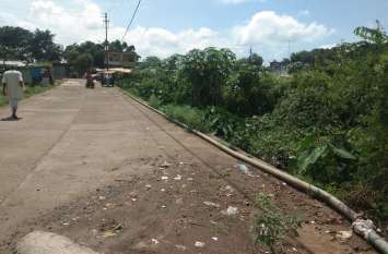 300 meter pipeline laid without telling बिना बताए बिछा दी 300 मीटर पाइप लाइन
