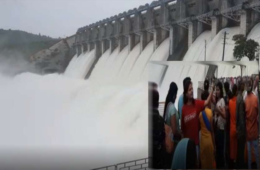 mahi dam पानी की कलकल से आबाद हुईं वादियां, 14 गेट खुलने के बाद नजारा ऐसा कि खिंचे चले आ रहे लोग