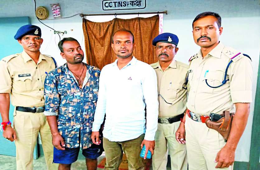 crime फिल्मी स्टाइल में गुंडों ने लोहे की राड से किया जानलेवा हमला, वीडियो हुआ वायरल