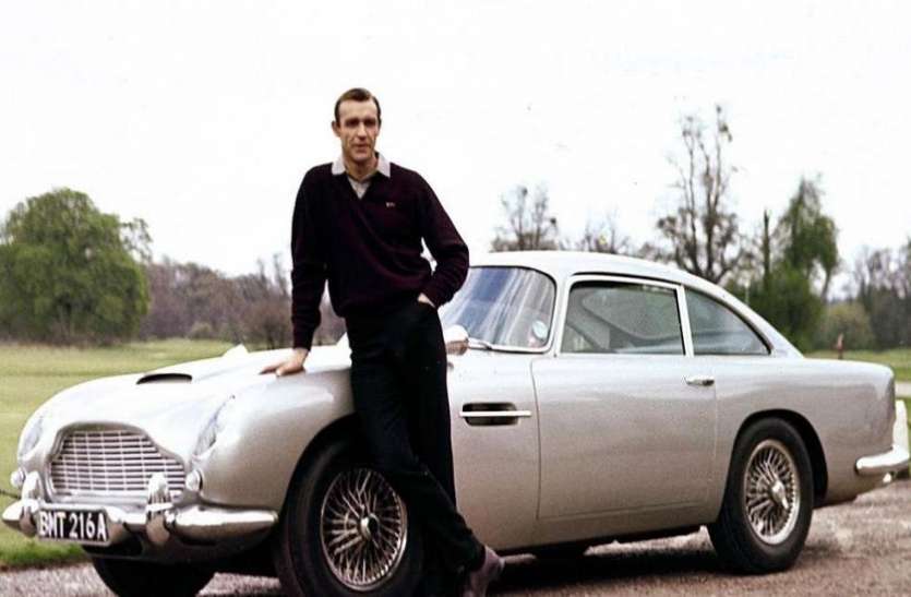 aston martin db5 45.37 करोड़ रुपये में नीलाम हुई जेम्स बॉन्ड की ये पुरानी कार, किसी मिलिट्री वाहन जैसे फीचर्स से है लैस