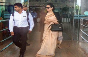 Kangana ranaut spotted at jaipur airport जयपुर पहुंची कंगना रनौत, एयरपोर्ट पर फैंस के साथ ली सेल्फी