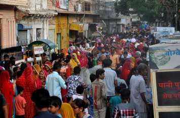 bari teej festival तीजणियों ने किया सोलह श्रृंगार, चंद्रदर्शन कर मांगी खुशहाली