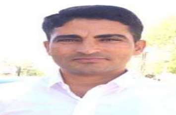 BJP Yuva Morcha leader dies of electrocution दूसरों की जान नहीं जाए इसलिए रास्ते में पड़े डीपी के स्टे वायर को हटा रहा था यह भाजपा का पदाधिकारी, करंट लगा और मौत