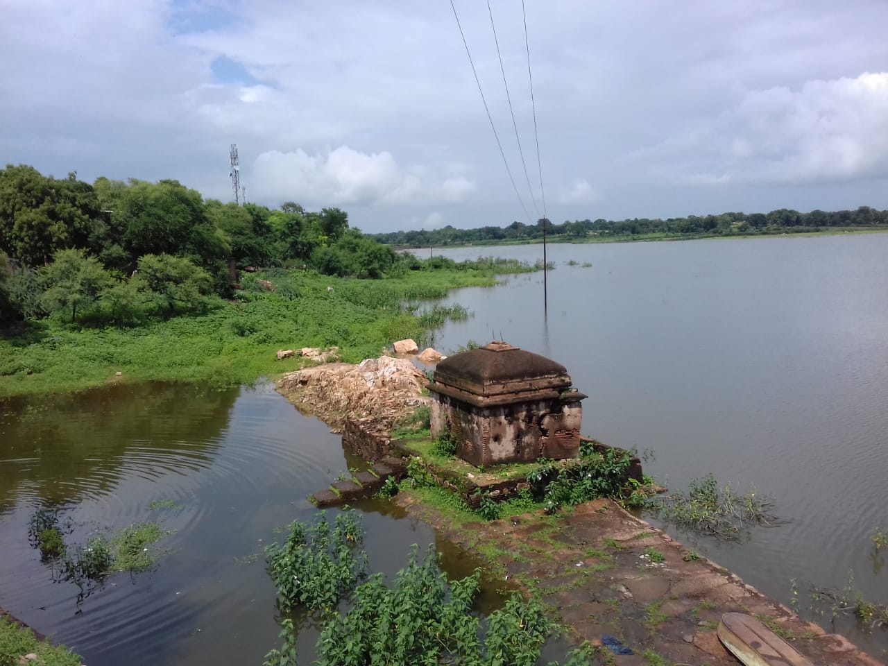 30 million 58 million plans circulating in files, how will the water l 40 तालाबों में रिचार्ज शाफ्ट योजना चालू करने के लिए मार्च में दिए थे आदेश