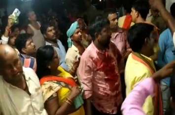 Police Beaten Brutally 6 Injured BJP Leader Brother Condition Critical पीड़ित बोला, पुलिस वालों ने शराब के नशे में हमारी महिलाओं से अभद्रता की, फिर हमपर लाठियां बरसायी गयीं